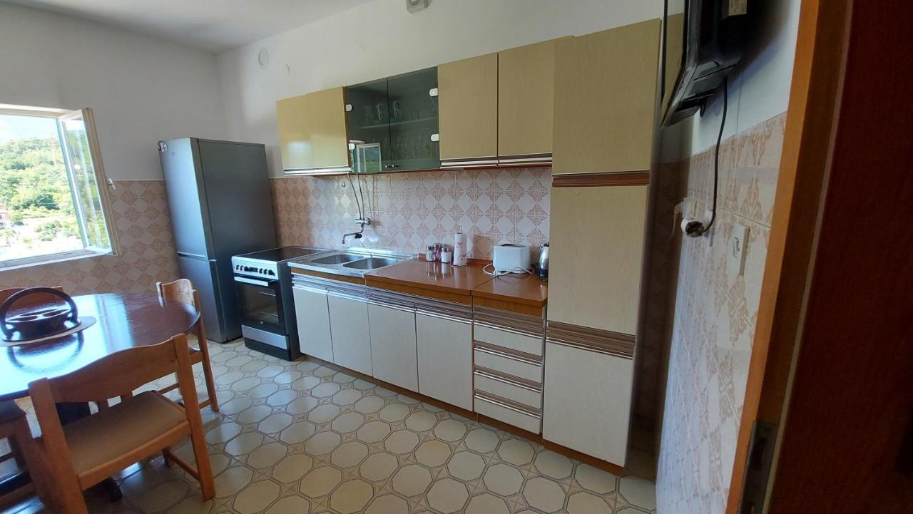 Holiday Home Zvecanje Bagian luar foto